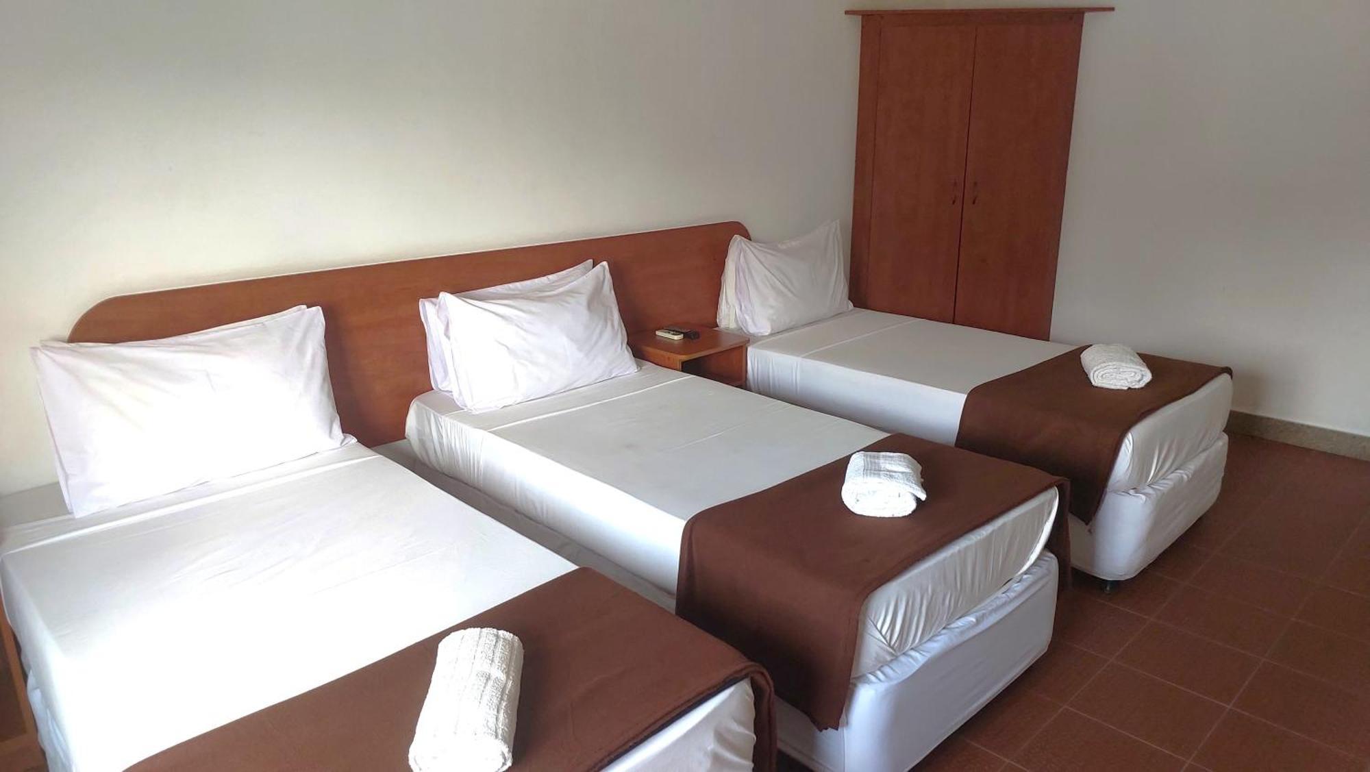 Hotel Иньямбане Экстерьер фото